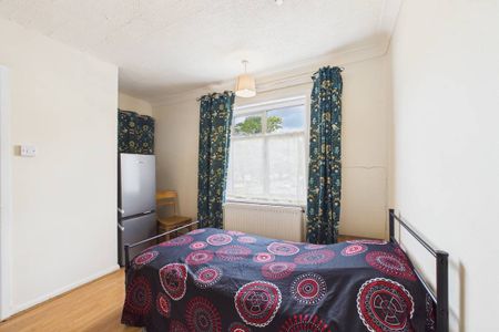 1 bedroom sharedAccommodation in Albert Street, Slough - Photo 3