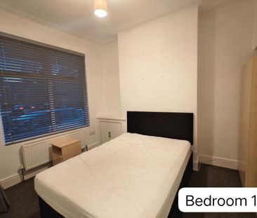 3 bedroom terraced house to rent - Photo 3