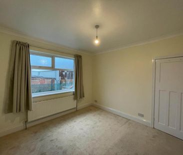 2 bedroom semi-detached house to rent - Photo 4