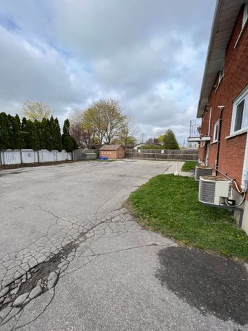For Lease - 619 Grey Street Unit# 4, Brantford, Ontario - Photo 2