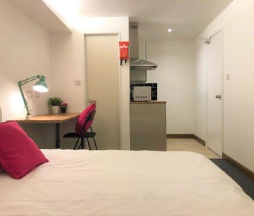 Studio to rent - Photo 1