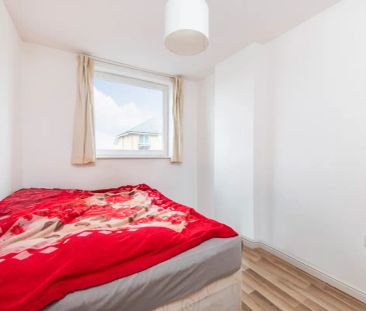 2 bedroom flat in High Street - Photo 1