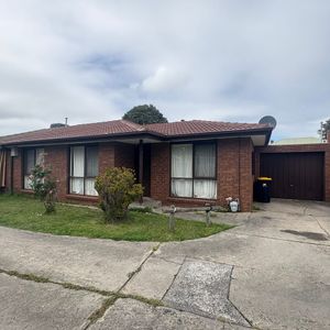 2/15 James Street, Dandenong, Vic 3175 - Photo 2