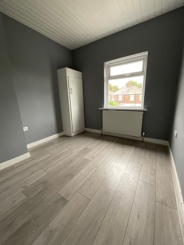 13 Silverstream Parade, Belfast, BT14 8GR - Photo 2