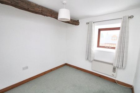 2 bedroom semi-detached house to rent - Photo 5
