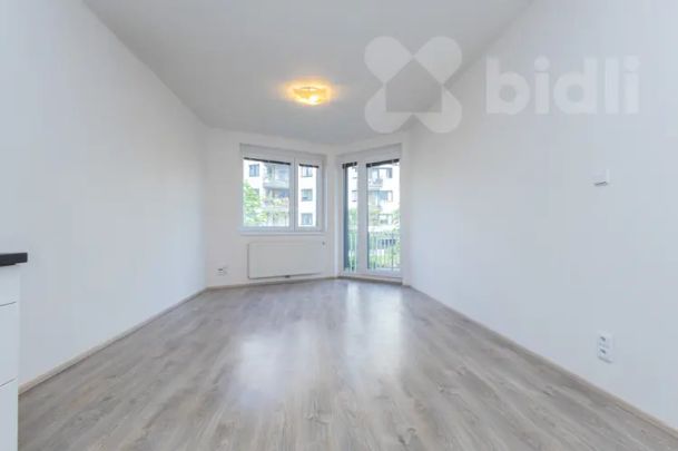 Pronájem bytu 2+kk, balkon, Praha- Hlubočepy - Photo 1