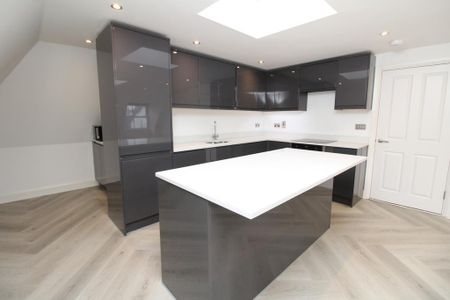 3 bedroom apartment to rent - Photo 4