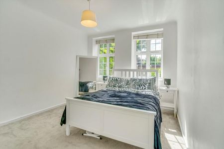 3 bedroom flat to rent - Photo 3