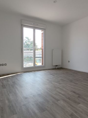 Location Appartement 1 pièce 45m² NEUVILLE EN FERRAIN 59960 - Photo 2