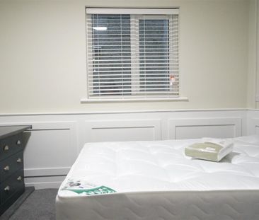 Flat A, 51 Holyhead Road - Photo 2