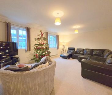 4 bedroom semi-detached house to rent - Photo 4