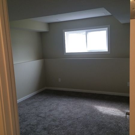 Renovated 1 Bedroom Basement Suite Deer Park! - Photo 3