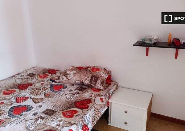 Piazza Ragusa, Rome, Lazio 00182