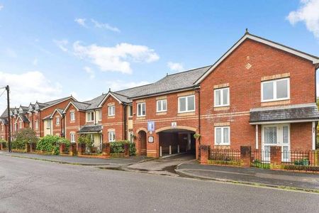 Ackender Road, Alton, Hampshire, GU34 - Photo 3