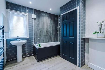 Stratford Road, Newcastle Upon Tyne, NE6 - Photo 2