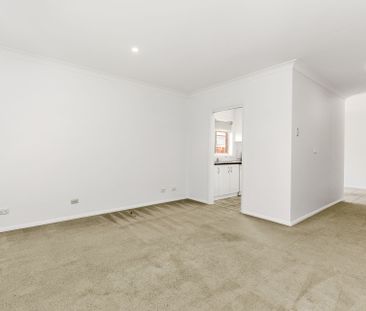Central Wagga Townhouse - Photo 2