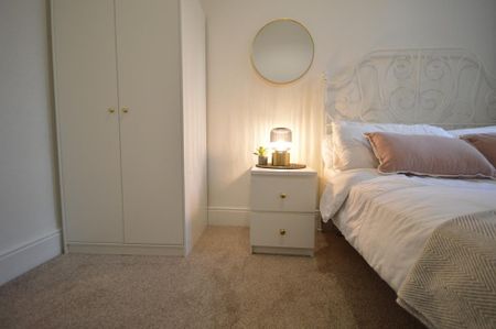 2 bedroom ground floor flat to rent - Photo 2