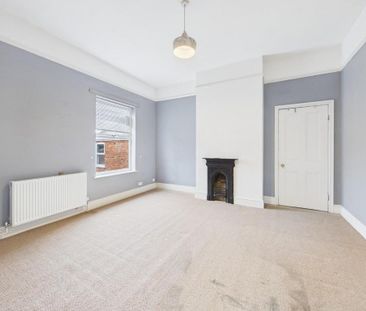 4 bedroom terraced house to rent - Photo 5