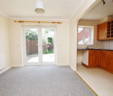 3 bedroom detached house to rent - Photo 6