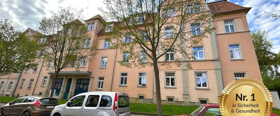 In Renovierung I Sonniger Balkon I Tageslichtbad mit Wanne I Moderne Einbauküche - Foto 1