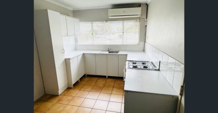 Comfort and Convenience in the Heart of Annerley - Photo 3