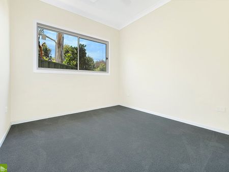 58A Denise St, LAKE HEIGHTS NSW 2502 - Photo 2