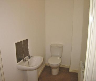 3 Bedroom Terraced House To Rent - Photo 4