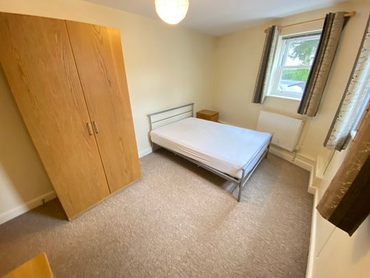 6 Bed Student Accommodation - Photo 1