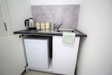 3 Bedroom Apartment - Photo 4