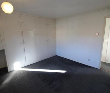 2 bedroom semi-detached house to rent - Photo 6