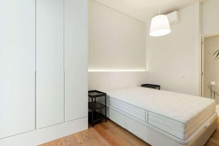 2 Bedroom Apartment, Lisboa - Photo 5