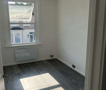 3 Bed Flat, Cobden Road, SE25 - Photo 1