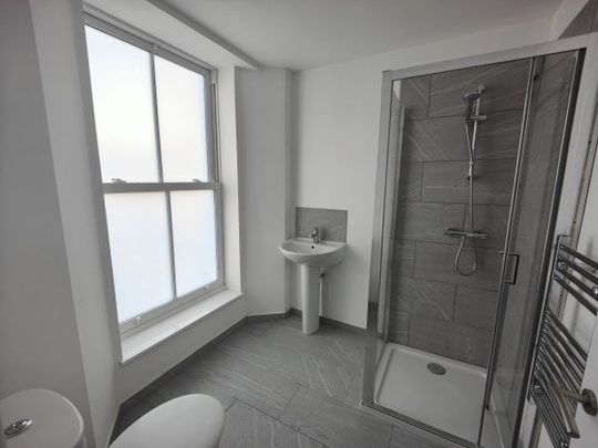 Clare Terrace, Falmouth, TR11 - Photo 1