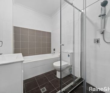 Modern Two Bedroom Unit in Convenient Location - Photo 5