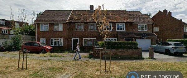 3 bedroom end of terrace house to rent - Photo 1