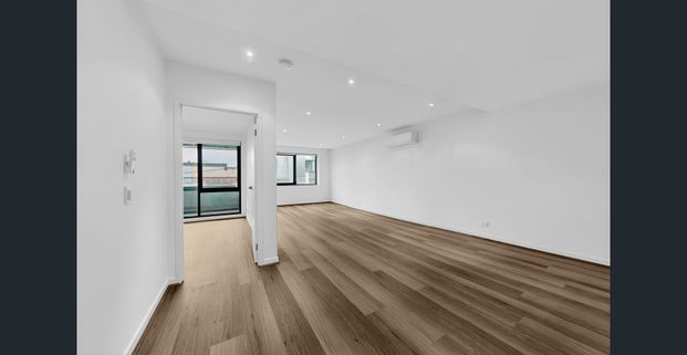 Space, Style & a Supreme Lifestyle in the Zone! - Gas Bills Included - Photo 1