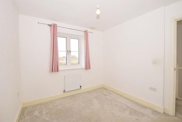 3 bedroom end of terrace house to rent - Photo 1