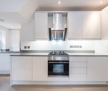 2 Bed Flat, Church Rise, SE23 - Photo 3