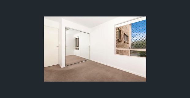 Lifestyle & Appeal - 2 bedroom 2 bath - this property has it all! - Photo 1