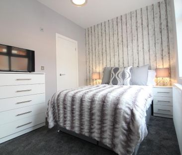 1 bedroom in a house share to rent - Photo 2