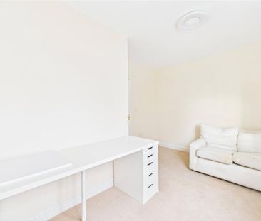 4 bedroom detached house to rent - Photo 3