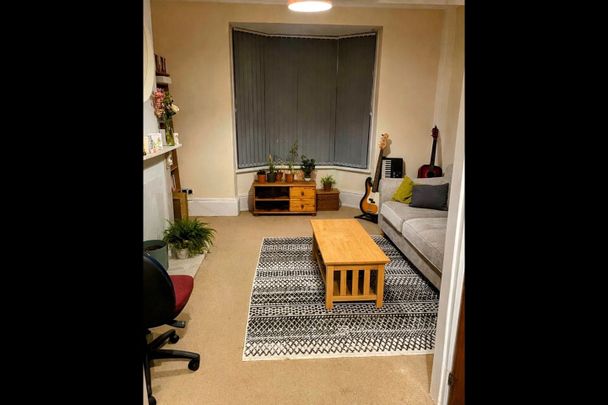 2 Bed Flat, Havelock Street, S10 - Photo 1