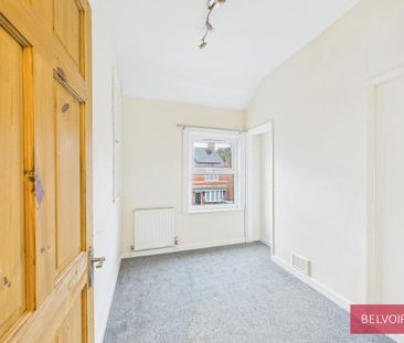 2 bedroom semi-detached house to rent - Photo 4