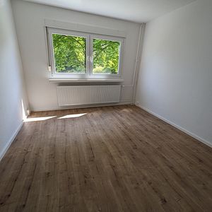 Erstbezug nach Sanierung 3-Zimmer-Wohnung mit Balkon und Lift - Photo 2