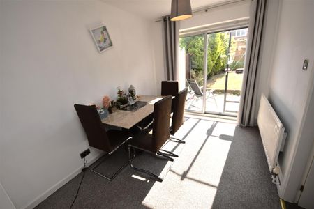 Kestrel Close, Saughall Massie - Photo 3