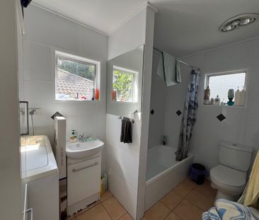 5B Knights Drive, Hill Park, Auckland - Photo 6