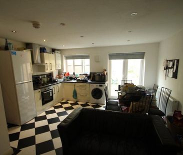 5 bedroom house to rent - Photo 1