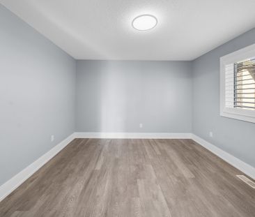 For Lease - 35 Tyndall Drive, Bradford West Gwillimbury, Ontario - Photo 4