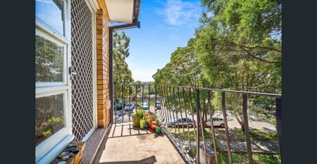 Convenient Caringbah + Northern Aspect - Photo 2