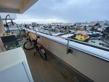 Nähe Krankenhaus Nord – Sonnige helle Hauptmietwohnung mit Weitblick und großzügigen Balkon - Photo 2